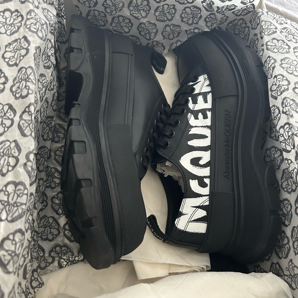 Alexander Mcqueen Size 42